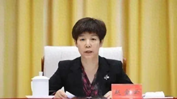 希恩配资网 大搞家庭式腐败！“女老虎”赵金云被决定逮捕